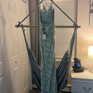 Brand new never worn mint green Windsor prom dress